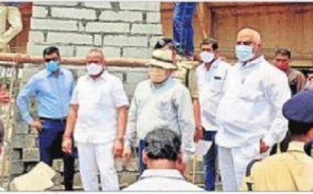 గ్రేట్ 'వాల్' ఆఫ్ కరకట్ట