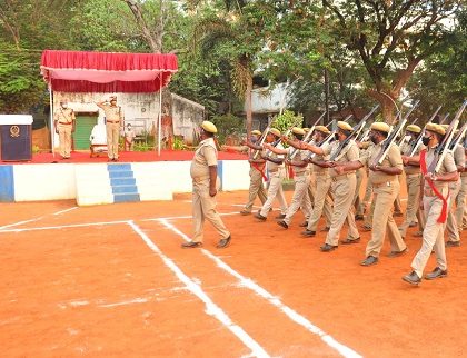హోంగార్డ్స్ కవాతు పరిశీలన