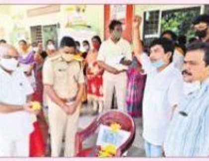 అమర జవాన్లకు వందనం