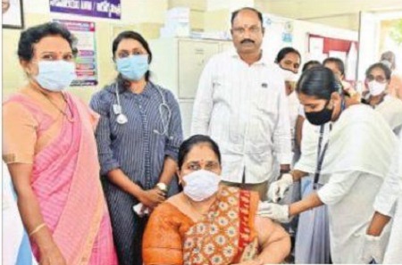 మహమ్మారిపై టీకాస్త్రం