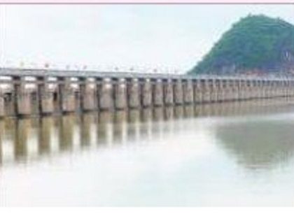 బ్యారేజీలకు 'డ్రెడ్జింగ్' చికిత్స