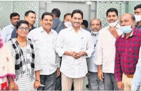 స్వరాష్ట్రానికి తెలంగాణ ఉద్యోగులు