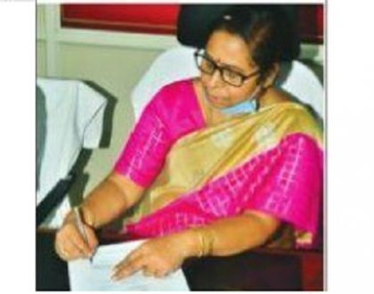 దుర్గ గుడి ఇఒగా భ్రమరాంబ బాధ్యతలు