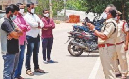 సత్ ప్రవర్తనతో మెలగకపోతే  నగర బహిష్కరణ సెంట్రల్ ఏసీపీ శ్రీనివాసరెడ్డి