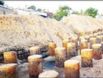 చురుగ్గా రక్షణ గోడ నిర్మాణం