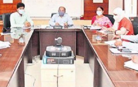 48 గంటల్లో భూమి బదలాయించాలి