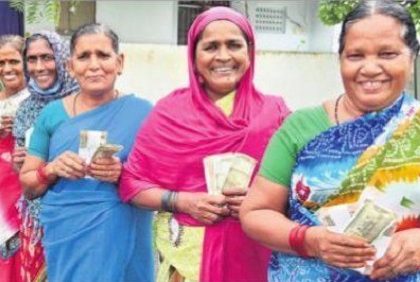 నేడు అక్క చెల్లెమ్మలకు రెండో విడత చేయూత