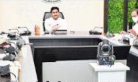 కోవిడ్ ఆసుపత్రుల్లో ఏ లోటూ రాకూడదు