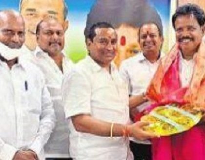 అభివృద్ధి పనులు వేగంగా పూర్తి చేయండి
