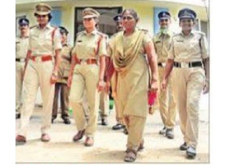 వారిక మహిళా పోలీసులు