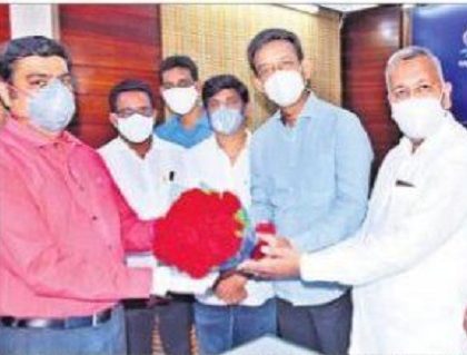 ప్రభుత్వ లక్ష్యాల సాధనలో ఉద్యోగులదే కీలక పాత్ర