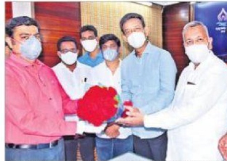 ప్రభుత్వ లక్ష్యాల సాధనలో ఉద్యోగులదే కీలక పాత్ర