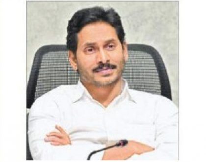 రోడ్లపై ప్రత్యేక శ్రద్ధ