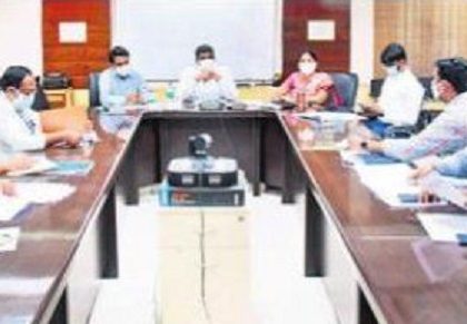 స్వరాజ్ మైదానంలో భవనాలు ఖాళీ చేయాలి