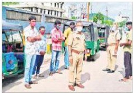 ఆటో డ్రైవర్లు కోవిడ్ నిబంధనలు పాటించాలి