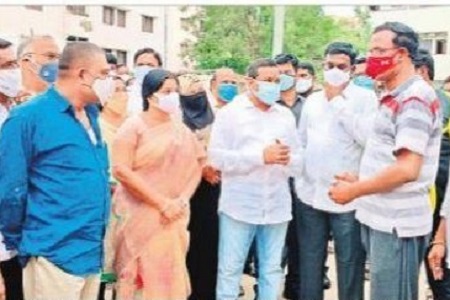 ప్రజలతో మమేకం.. సమస్యలకు పరిష్కారం