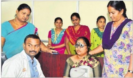 ముమ్మరంగా కంటి పరీక్షలు