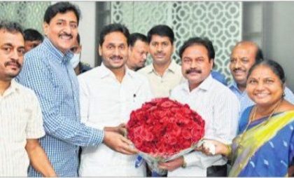 నవంబర్‌లో లక్షమందితో కృతజ్ఞత సభ