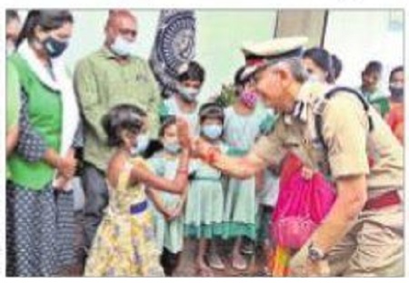 అనాథ బాలల సంరక్షణ సమాజ బాధ్యత