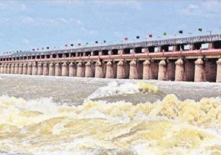 ఉవ్వెత్తున కృష్ణమ్మ