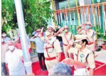 త్యాగాల ఫలితమే స్వాతంత్య్రం