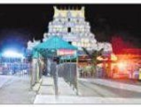 వరలక్ష్మిగా దుర్గమ్మ దర్శనం