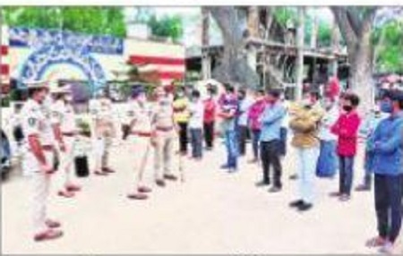 మంచి నడవడిక అలవర్చుకోవాలి