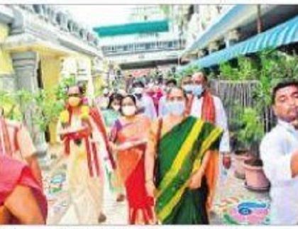 దుర్గమ్మకు ఆషాఢ సారె
