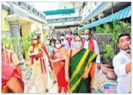 దుర్గమ్మకు ఆషాఢ సారె