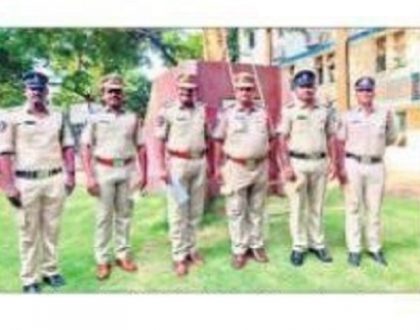 నేరాల పరిశోధనలో పోలీస్‌లకు రివార్డులు