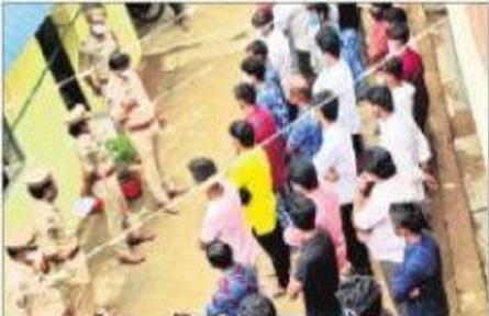 రౌడీ షీటర్ల కదలికలపై నిఘా