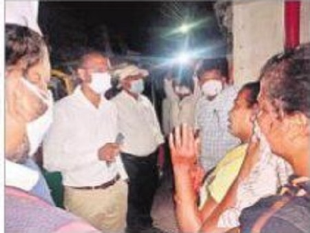 లోతట్టు ప్రాంతాల ప్రజలు అప్రమత్తంగా ఉండాలి