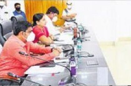 సచివాలయాల్లో లబ్ధిదారుల జాబితాలు ప్రదర్శించాలి