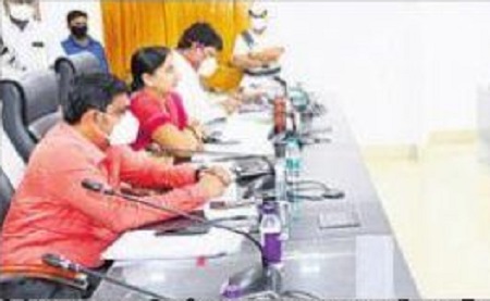 సచివాలయాల్లో లబ్ధిదారుల జాబితాలు ప్రదర్శించాలి