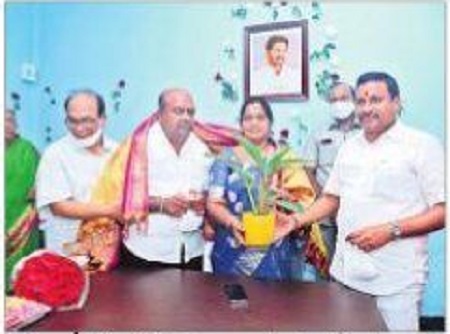 డిప్యూటీ మేయర్‌గా శ్రీ శైలజ బాధ్యతల స్వీకారం