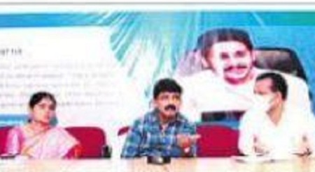 థర్డ్ వేవ్ పై అప్రమత్తంగా ఉండాలి