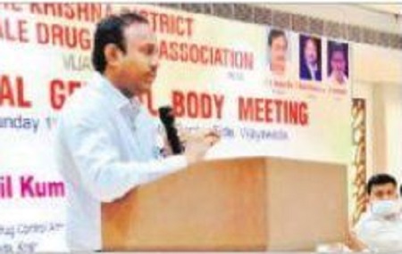కరోనా మూడో దశపై అప్రమత్తంగా ఉండాలి
