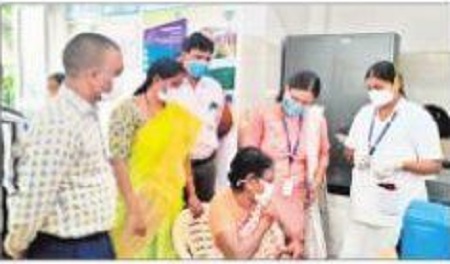 వ్యాక్సినేషన్ లో అగ్రస్థానం