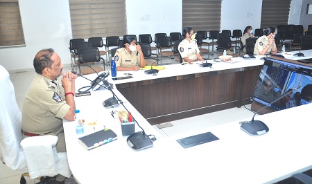 చట్టాల పై మహిళా పోలీసులకు అవగాహన