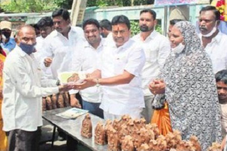 మట్టి ప్రతిమలను వినియోగిద్దాం