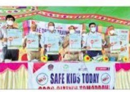 రోడ్డు భద్రతా ప్రమాణాలు పాటించాలి