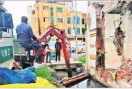 పారిశుద్ధ్య నిర్వహణలో నిర్లక్ష్యం వద్దు