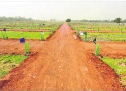 ఆకర్షణీయంగా పేదల కాలనీలు