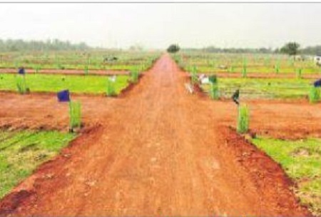 ఆకర్షణీయంగా పేదల కాలనీలు