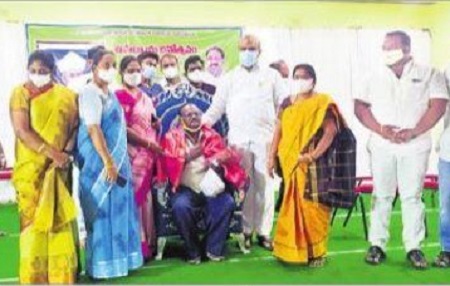 ఉపాధ్యాయులు సమాజానికి మార్గదర్శకులు