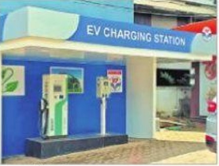 పెట్రోల్ బంకుల్లోనే ఈ-చార్జింగ్