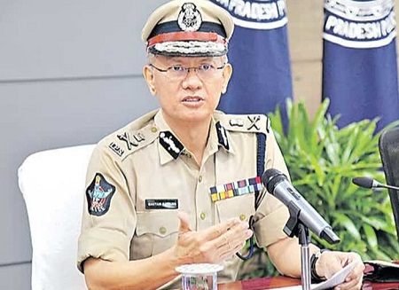 పోలీస్ శాఖలో తెలుగుకు మరింత ప్రాధాన్యం: డీజీపీ