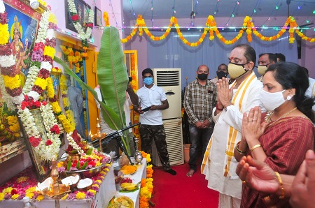 వన్‌టౌన్ పీఎస్‌లో ఆయుధపూజ