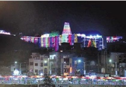 బెజవాడలో పండుగ సందడి