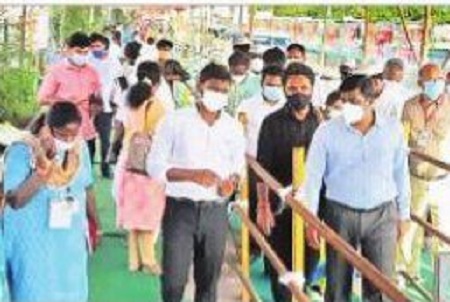 భక్తులకు అసౌక్యరం కలగకుండా చూడండి